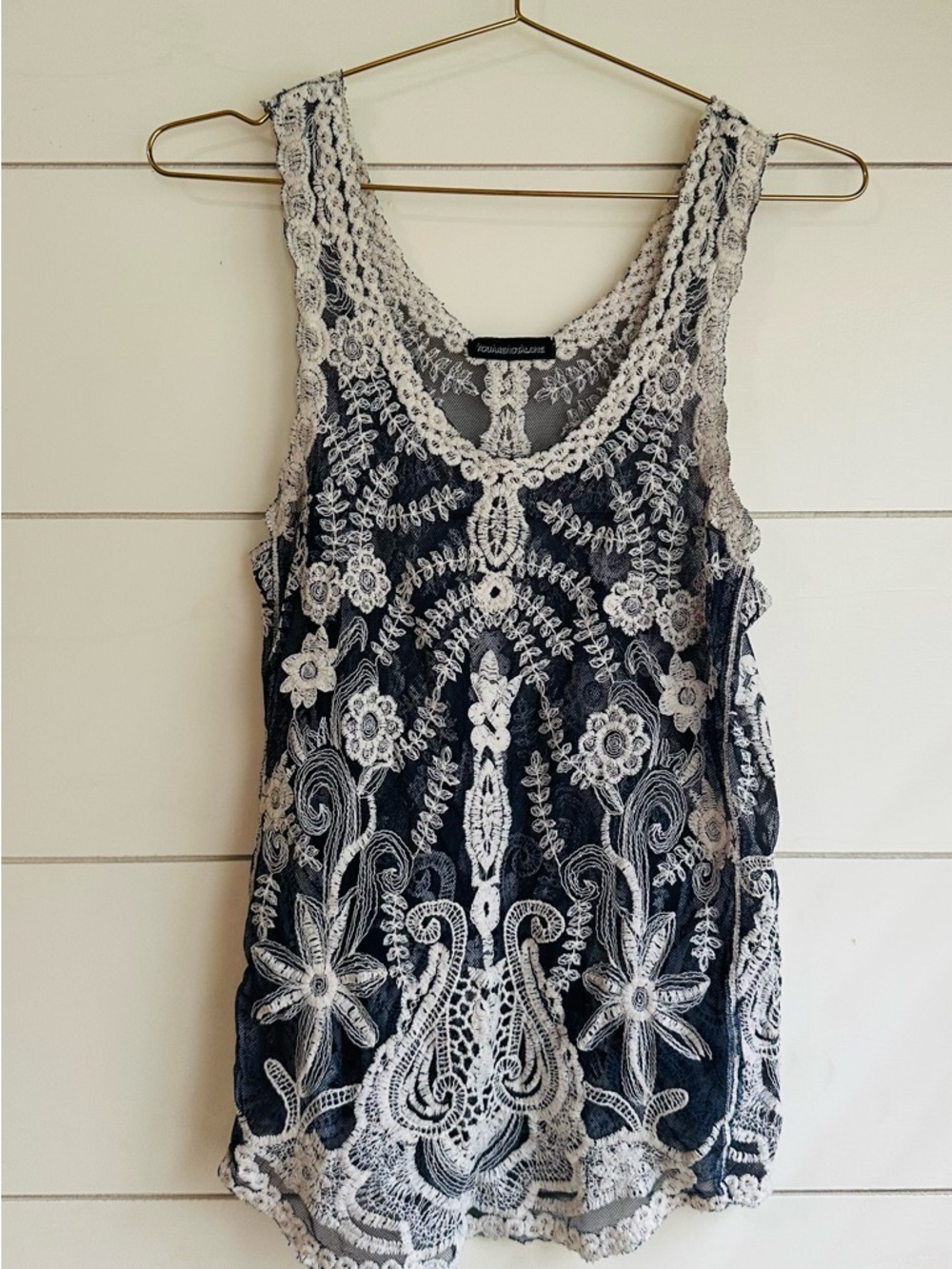 Floral Lace Overlay Camisole Tank - Navy & White